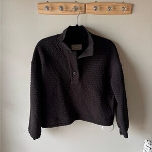 Everlane Dark Quilted Cropped Pullover